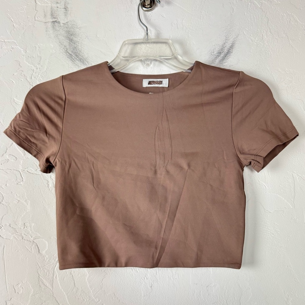 Aritzia Babaton Contour‎ Shirt Knit Top Tee Crew Cropped Solid Brown Chocolate